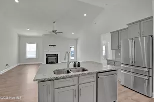 805 Washington Sq, Richlands, NC 28574 - Photo 11