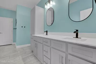 805 Washington Square, Richlands, NC 28574 - Photo 17