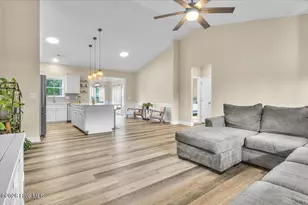 172 Lea Dr, Hampstead, NC 28443 - Photo 9