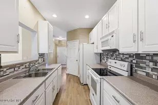 1508 Honeybee Ln, Wilmington, NC 28412 - Photo 3