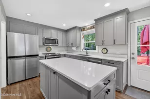 305 Embassy Cir, Wilmington, NC 28412 - Photo 3