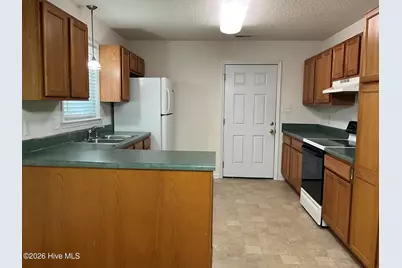 116 Live Oak Drive, Jacksonville, NC 28540 - Photo 7