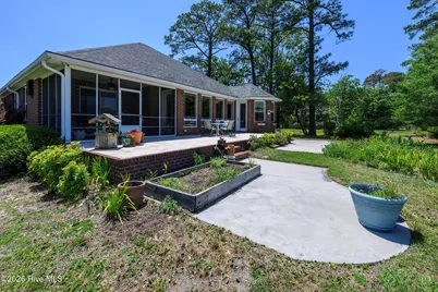 5711 Sloop Court, New Bern, NC 28560 - Photo 5
