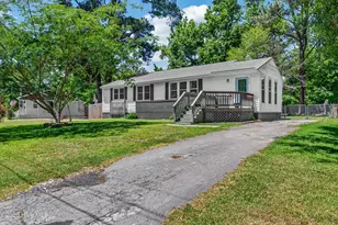 512 Woodhaven Dr, Jacksonville, NC 28540 - Photo 1