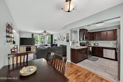 512 Woodhaven Drive, Jacksonville, NC 28540 - Photo 9