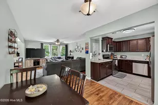 512 Woodhaven Dr, Jacksonville, NC 28540 - Photo 9
