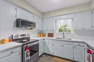 101 Quarterdeck Townhouses, New Bern, NC 28562 - Photo 5