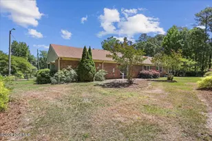 221 Pinewood Cir, Goldsboro, NC 27534 - Photo 9