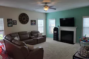 403 Derrick Dr, Sneads Ferry, NC 28460 - Photo 5