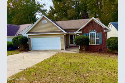 136 Kensington Way, Aberdeen, NC 28315 - Photo 1