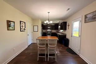 305 Agatha Ct, Jacksonville, NC 28540 - Photo 5