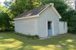 512 S Ashe St, Bladenboro, NC 28320 - Photo 7