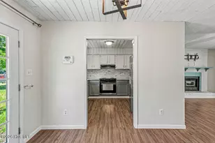 212 W Volant St, Hubert, NC 28539 - Photo 9