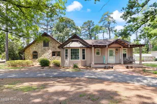 2006 W Broad St, Elizabethtown, NC 28337 - Photo 3