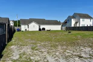 613 Parsley Dr, Hubert, NC 28539 - Photo 3