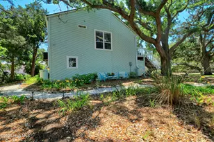 301 22nd Pl E, Oak Island, NC 28465 - Photo 3