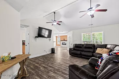 132 Forest Bluff Drive, Jacksonville, NC 28540 - Photo 5