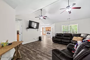 132 Forest Bluff Dr, Jacksonville, NC 28540 - Photo 5