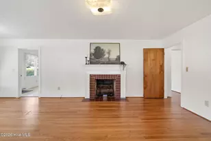 403 S Pearl St, Princeton, NC 27569 - Photo 5