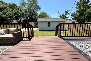 215 N Edgewood Ave, Williamston, NC 27892 - Photo 15