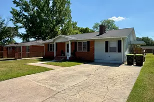 215 N Edgewood Ave, Williamston, NC 27892 - Photo 3