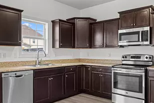 506 Ivory Ct, Jacksonville, NC 28546 - Photo 9