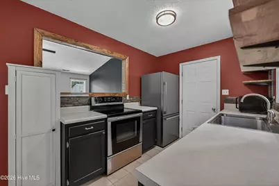 125 Sweetwater Drive, Jacksonville, NC 28540 - Photo 11