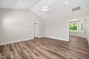109 Doris Ln, Teachey, NC 28464 - Photo 7