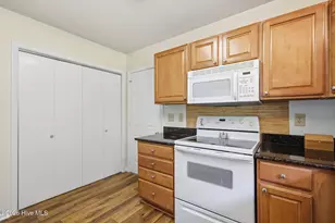 703 Oxford Dr, Morehead City, NC 28557 - Photo 9