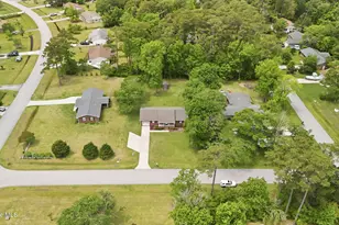 703 Oxford Dr, Morehead City, NC 28557 - Photo 23