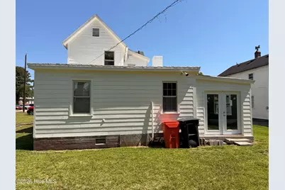 911 W Elizabeth Street, Elizabeth City, NC 27909 - Photo 3