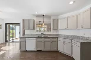 833 Pelican Dr, New Bern, NC 28560 - Photo 11