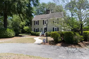 311 Doll St, Elizabethtown, NC 28337 - Photo 3