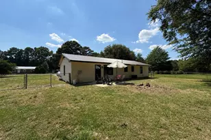 203 Fox Dr, Dudley, NC 28333 - Photo 3