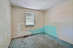 708 Bullard St, Roseboro, NC 28382 - Photo 13