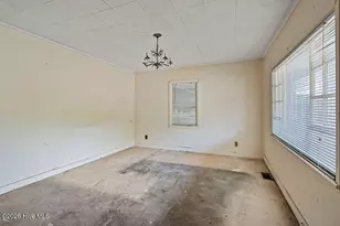 708 Bullard St, Roseboro, NC 28382 - Photo 9