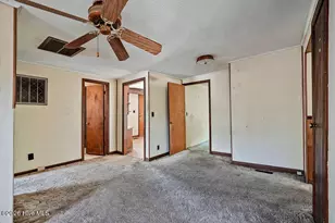 708 Bullard St, Roseboro, NC 28382 - Photo 17