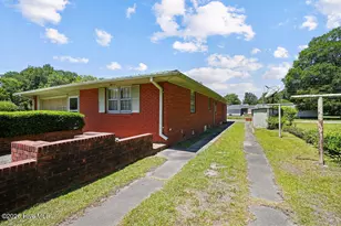 708 Bullard St, Roseboro, NC 28382 - Photo 21