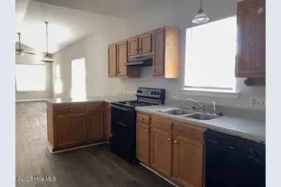 433 Evans Street, Wilmington, NC 28405 - Photo 3
