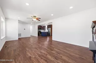 122 Forest Dr, Aberdeen, NC 28315 - Photo 3