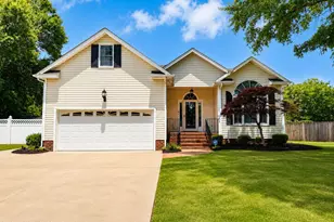 101 White Oak Dr, Greenville, NC 27858 - Photo 1