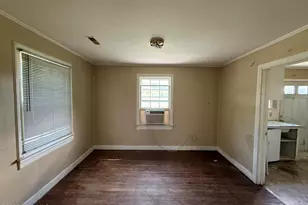 709 E Vernon Ave, Kinston, NC 28501 - Photo 9