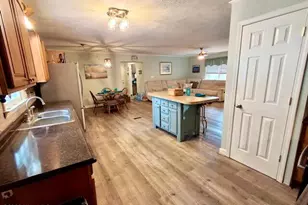 11 Fayetteville Rd, Elizabethtown, NC 28337 - Photo 5