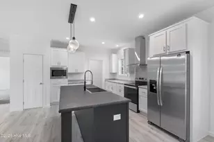 1869 Mission Hills Dr, Wilmington, NC 28405 - Photo 5