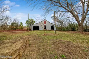 2291 Goldsboro Hwy, Newton Grove, NC 28366 - Photo 3