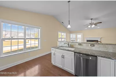 201 Quincy Court, New Bern, NC 28560 - Photo 11
