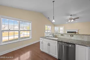 201 Quincy Ct, New Bern, NC 28560 - Photo 11