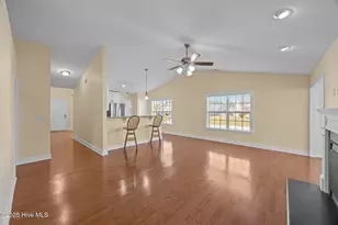 201 Quincy Ct, New Bern, NC 28560 - Photo 15