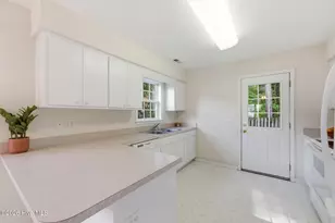 227 Forest Park Dr, New Bern, NC 28562 - Photo 15