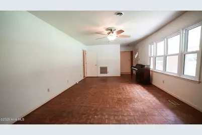 705 N Edgewood Circle, Whiteville, NC 28472 - Photo 17